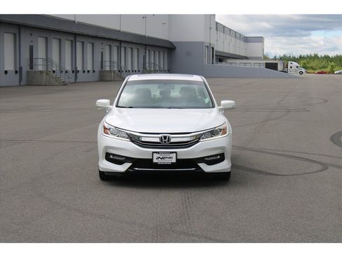 Used 2017 Honda Accord EX-L image 5