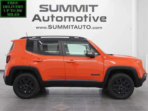 Used 2018 Jeep Renegade Trailhawk AWD/4WD image 1