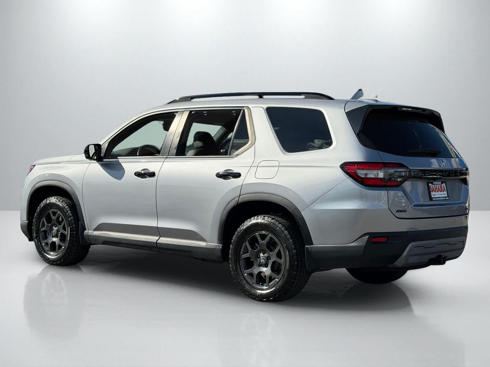 Used 2024 Honda Pilot TrailSport image 4