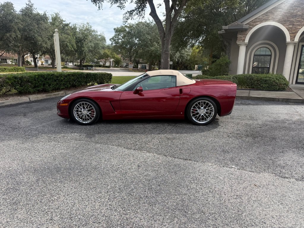 Used 2006 Chevrolet Corvette Convertible w/ Preferred Equipment Group RWD image 24