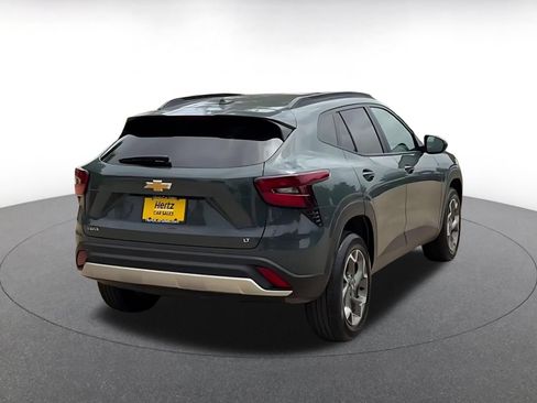 Used 2025 Chevrolet Trax LT FWD image 14