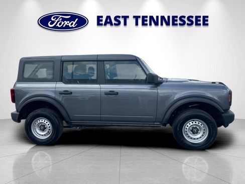 Used 2025 Ford Bronco 4-Door AWD/4WD image 2
