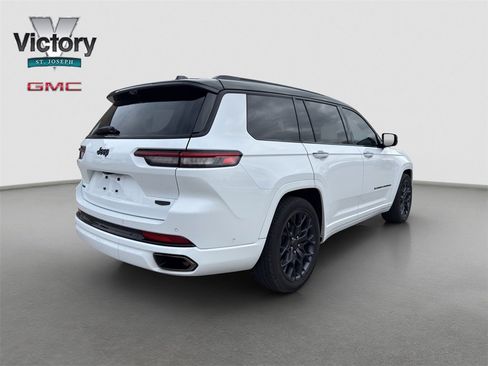 Used 2025 Jeep Grand Cherokee L Summit w/ Advanced Protech Group IV image 14