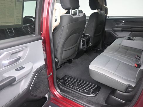 Used 2019 RAM 1500 Big Horn image 17