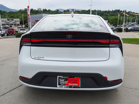 Certified 2024 Toyota Prius LE AWD/4WD image 7
