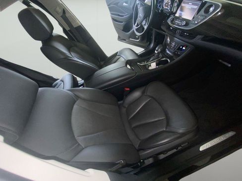 Used 2020 Buick Envision Premium AWD/4WD image 24