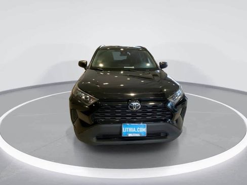 Used 2021 Toyota RAV4 LE image 3