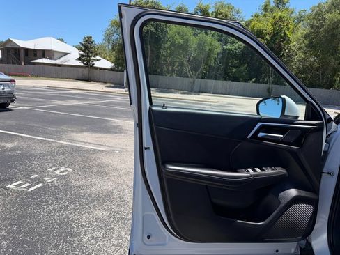 Used 2023 Mitsubishi Outlander SE FWD image 32