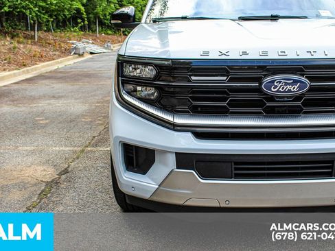 Used 2025 Ford Expedition Max Platinum AWD/4WD image 12