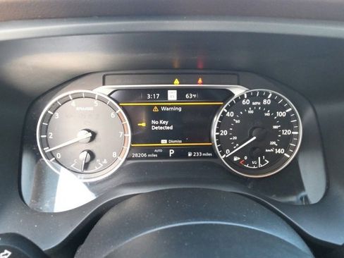 Used 2023 Nissan Rogue SL w/ SL Premium Package image 18