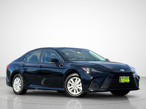 Used 2025 Toyota Camry LE FWD image 2