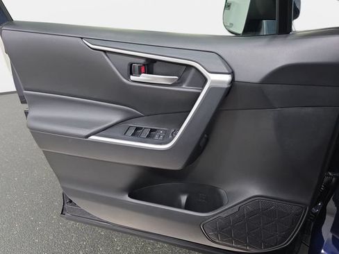 Certified 2025 Toyota RAV4 XLE AWD/4WD image 24