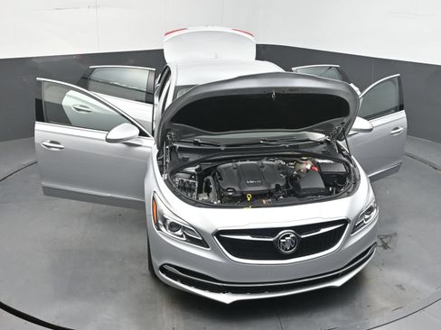 Used 2017 Buick LaCrosse Essence FWD image 40