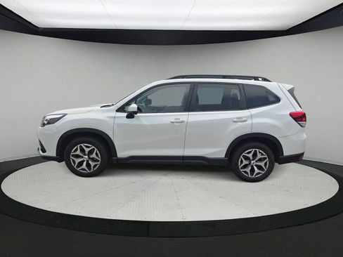 Used 2023 Subaru Forester Premium AWD/4WD image 5