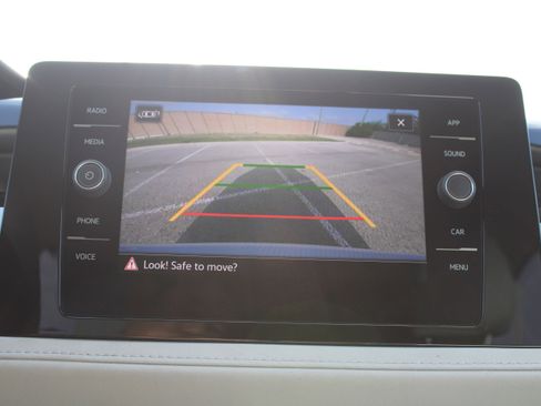 New 2025 Volkswagen Taos SE image 14