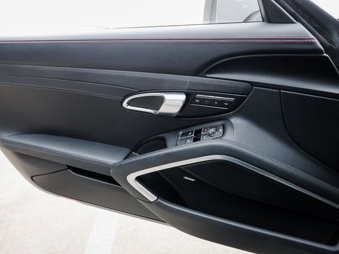 Certified 2018 Porsche 911 Carrera GTS image 24