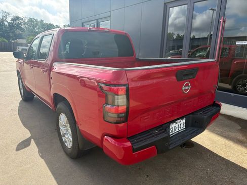 Used 2023 Nissan Frontier SV w/ Technology Package RWD image 2