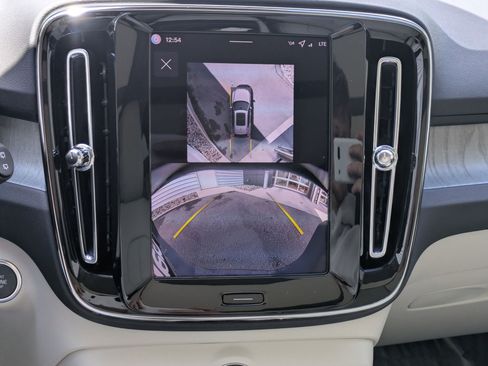 New 2026 Volvo XC40 B5 Plus w/ Climate Package AWD/4WD image 13