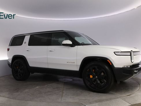 Used 2023 Rivian R1S Adventure AWD/4WD image 14