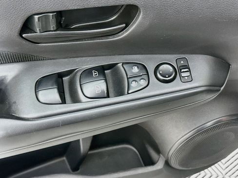 Used 2021 Nissan Kicks S FWD image 15