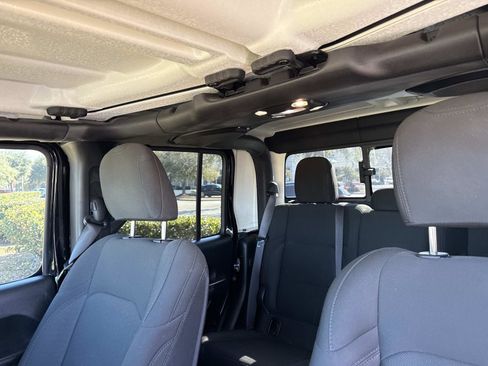 Used 2020 Jeep Gladiator Sport w/ Quick Order Package 24S image 21