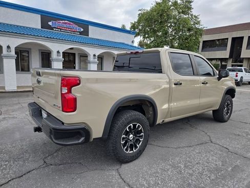 Used 2022 Chevrolet Silverado 1500 ZR2 w/ Technology Package image 3