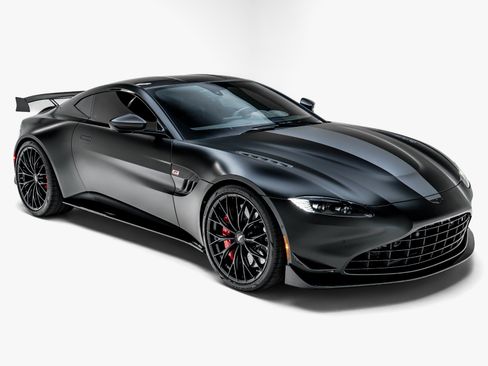 Used 2023 Aston Martin V8 Vantage Coupe RWD image 12