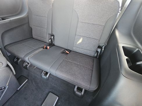 New 2026 Chevrolet Traverse LT FWD image 20