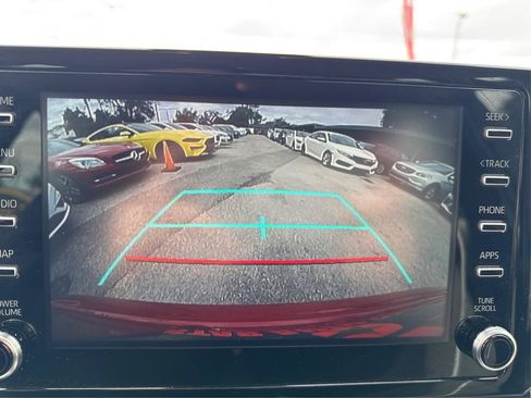 Used 2020 Toyota Corolla LE FWD image 15