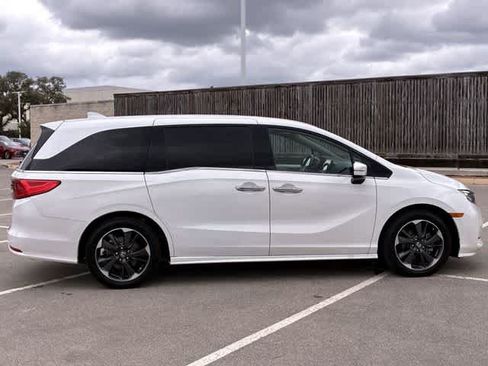 Used 2024 Honda Odyssey Elite image 7