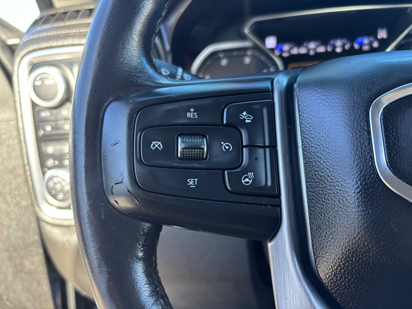 Used 2020 GMC Sierra 2500 Denali w/ Denali Ultimate Package AWD/4WD image 29