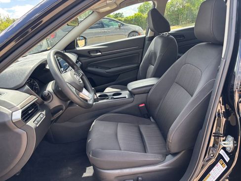Used 2025 Nissan Altima 2.5 SV image 25