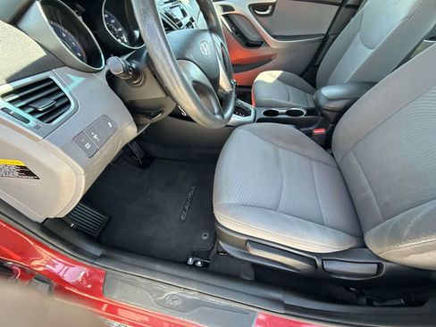 Used 2014 Hyundai Elantra SE FWD image 30