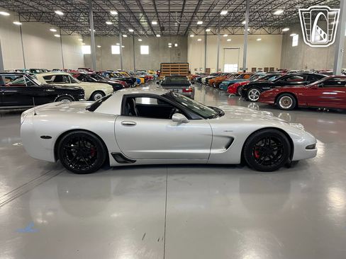 Used 2002 Chevrolet Corvette Z06 w/ Memory Pkg image 14