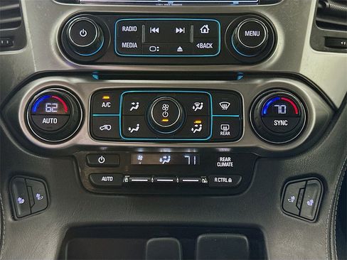 Used 2016 Chevrolet Suburban LT image 19