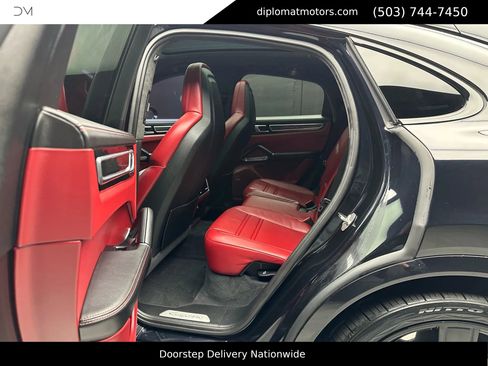 Used 2022 Porsche Cayenne Turbo w/ Performance Package (PG2) image 22