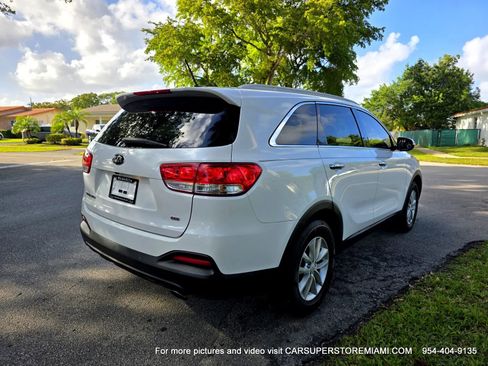 Used 2017 Kia Sorento FWD image 11