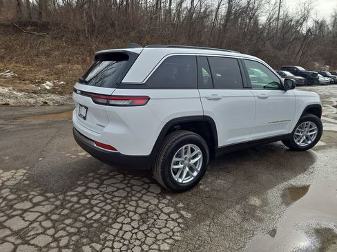 New 2026 Jeep Grand Cherokee Laredo X AWD/4WD image 4