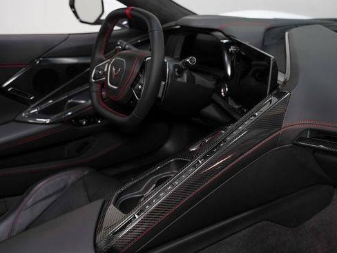 Used 2024 Chevrolet Corvette Stingray Premium Cpe w/ Stealth Interior Trim Package RWD image 33
