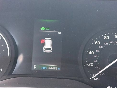Used 2022 Toyota Sienna XLE FWD image 9