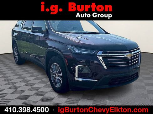 Certified 2023 Chevrolet Traverse LT FWD image 1