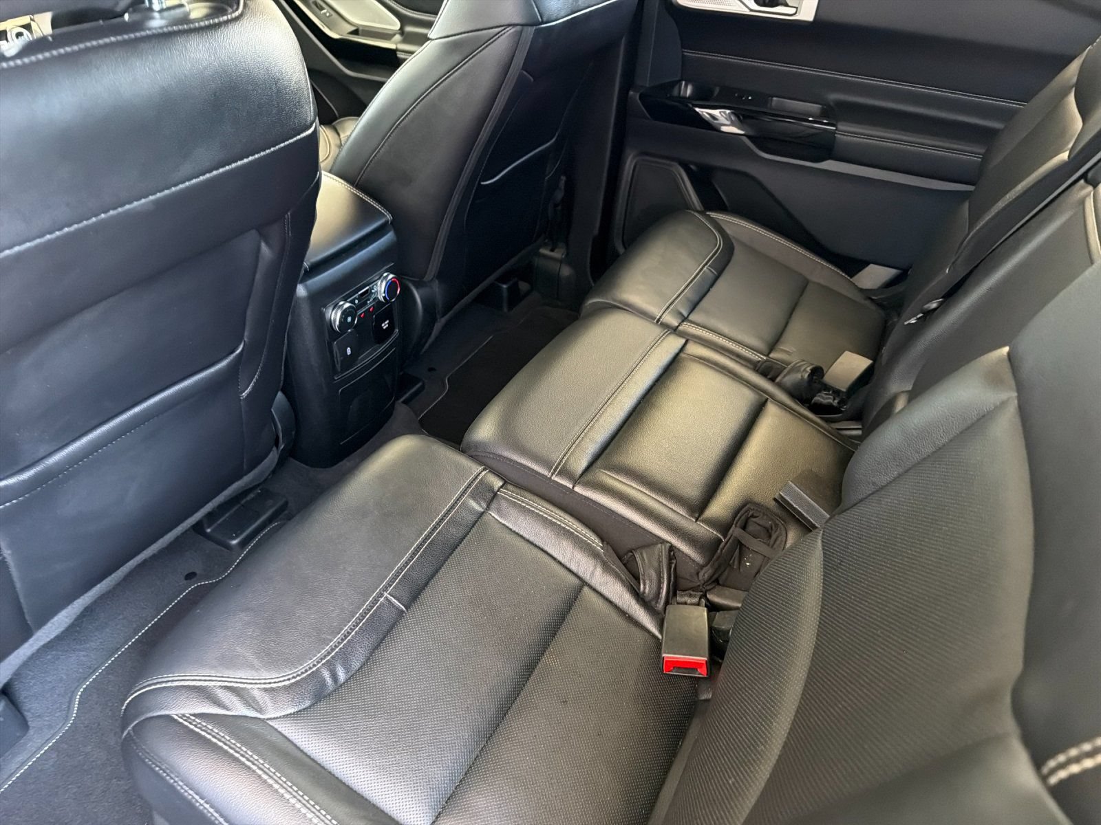 Used 2022 Ford Explorer ST w/ Equipment Group 401A AWD/4WD image 13