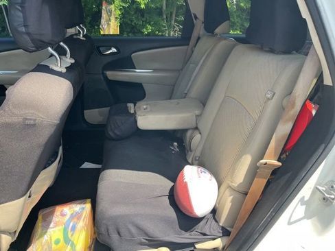Used 2015 Dodge Journey SXT w/ Flexible Seating Group FWD image 12