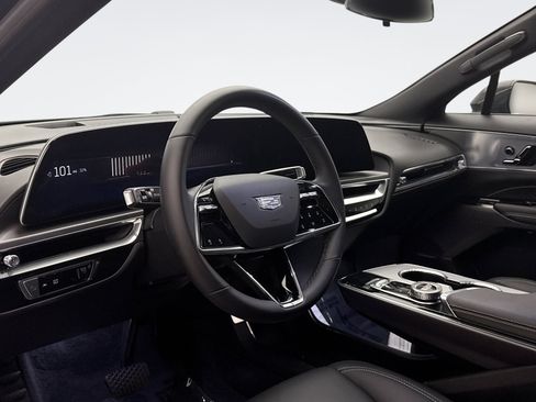 Used 2024 Cadillac Lyriq Tech AWD/4WD image 7