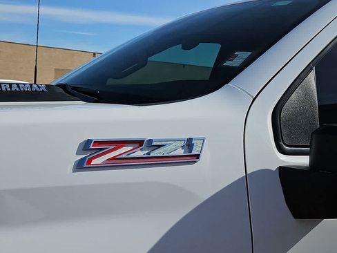 Used 2025 Chevrolet Silverado 2500 LT AWD/4WD image 11