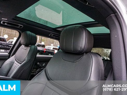 Used 2024 Land Rover Range Rover Sport SE image 18