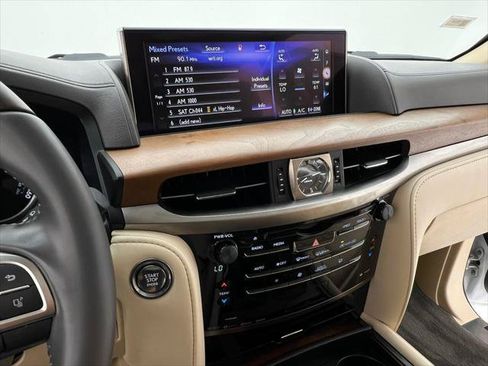 Certified 2021 Lexus LX 570 4WD w/ Luxury Package image 23