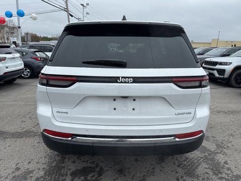 New 2025 Jeep Grand Cherokee Limited image 4