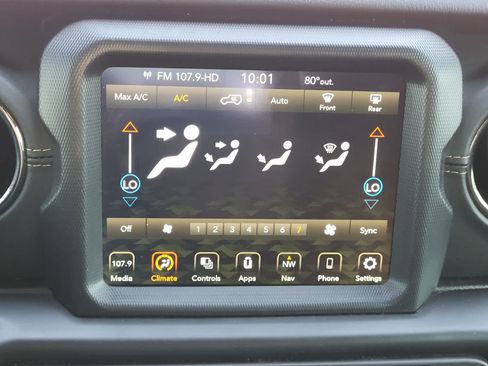 Used 2021 Jeep Wrangler Unlimited Sahara AWD/4WD image 19