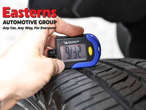 Used 2023 Jeep Wrangler Unlimited Sahara AWD/4WD image 29